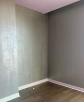 Metallic paint na stenách bytu