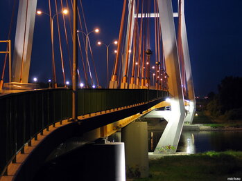 Poľskí inžinieri použili 1 322 kg náterového systému ZINGA na ochranu mosta.