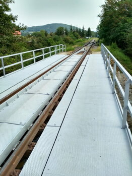 Železničný most Nemšová-Lednické Rovné (r. 2018). Zinga 60 mikrónov + ALU ZM 50 mikrónov.